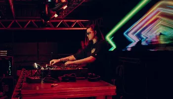 DJ Aumenta o Som
