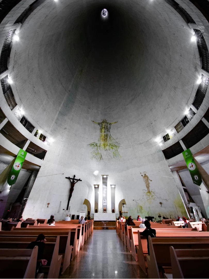 A arquitetura da Catedral também convida à pausa, em um espaço onde fé e paz fazem parte da nossa cidade. 25/09/2026