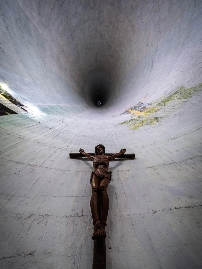 Sob a grande cúpula, a fé ganha força em uma das imagens mais marcantes da nossa cidade. 25/09/2026