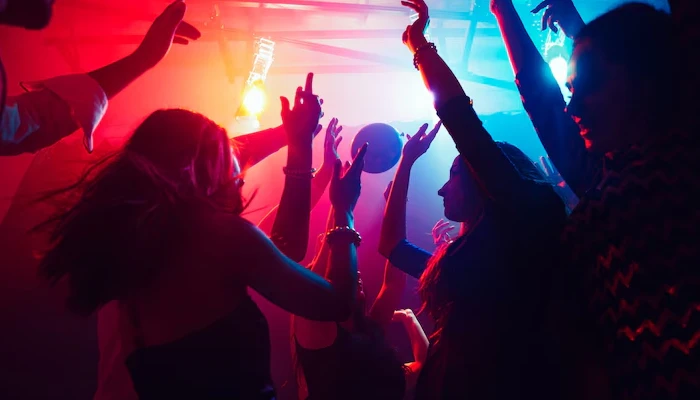 Confira a programação de festas e baladas que acontecem nas principais casas noturnas de Maringá.
