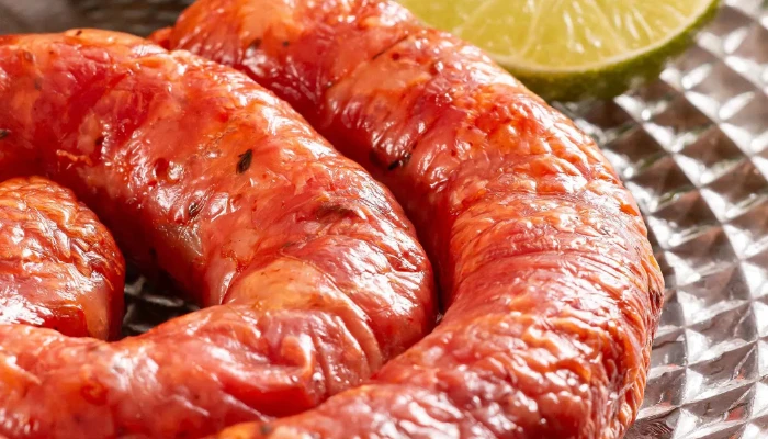 Bactéria é detectada em marca de linguiça defumada