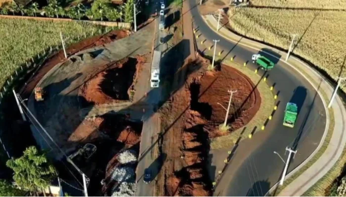 Motoristas e moradores relatam "semanas terríveis" no trecho em obras da avenida Morangueira