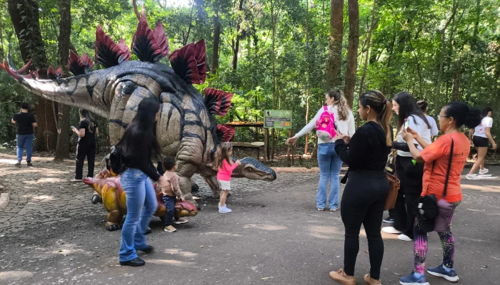 Final de semana em Maringá tem despedida do ‘Jurássico Condor’, cinema, música e stand-up