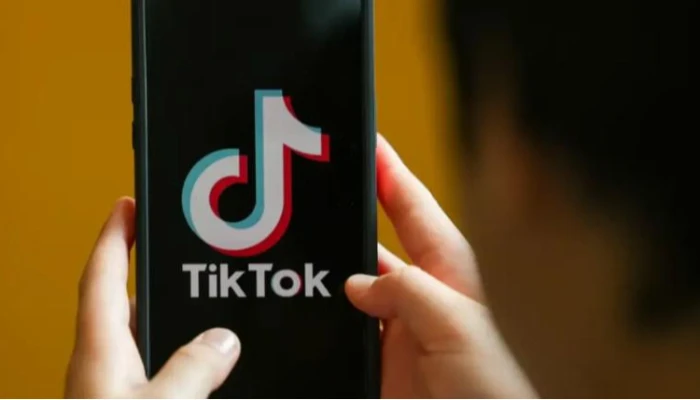 TikTok é multado em R$ 153,7 milhões no Brasil e terá de apagar perfis de adolescentes; entenda
