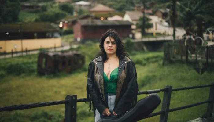 Bruna Lucchesi traz sonoridade folk ao Espaço Solagasta; saiba onde comprar ingressos