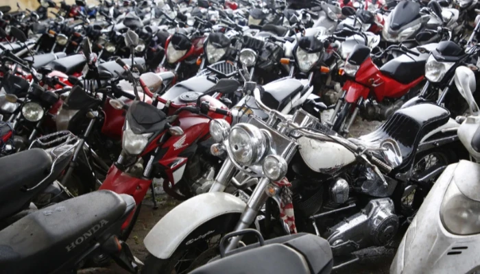 Detran-PR realiza leilão de veículos, com Harley Davidson a partir de R$ 13 mil