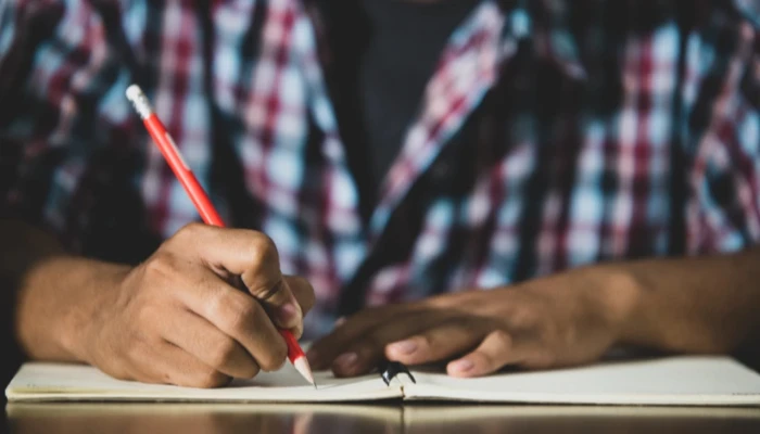Salários de até R$ 16 mil: veja os concursos públicos e PSSs com inscrições abertas no Paraná