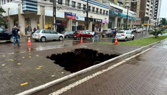 Tráfego na região da Avenida São Paulo é alterado para reparos de danos causados pela chuva