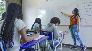 EDUCAÇÃO